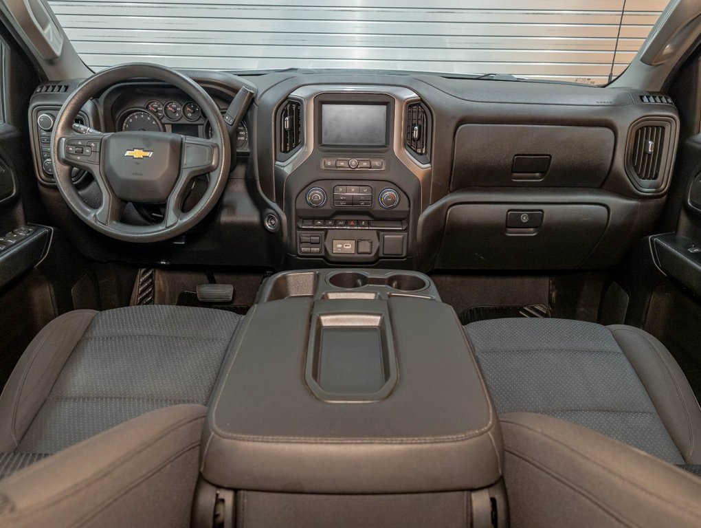 2023 Chevrolet Silverado 1500 in St-Jérôme, Quebec - 11 - w1024h768px