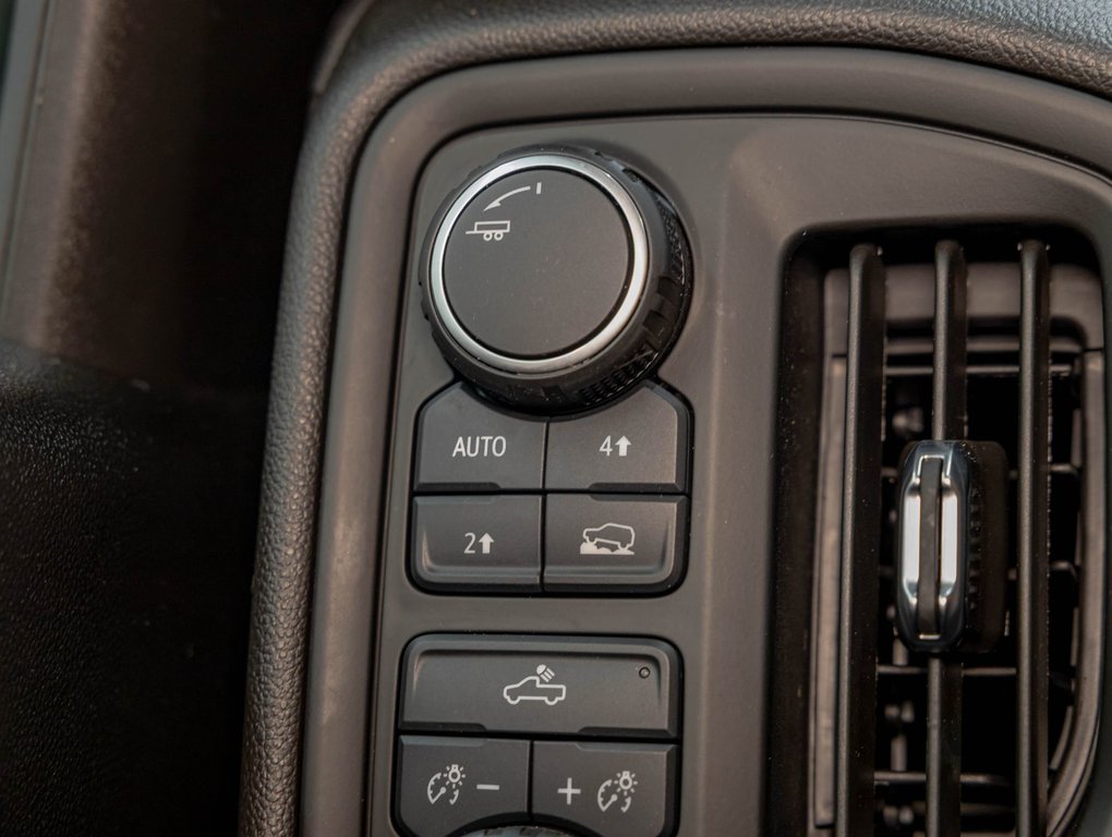 2023 Chevrolet Silverado 1500 in St-Jérôme, Quebec - 23 - w1024h768px