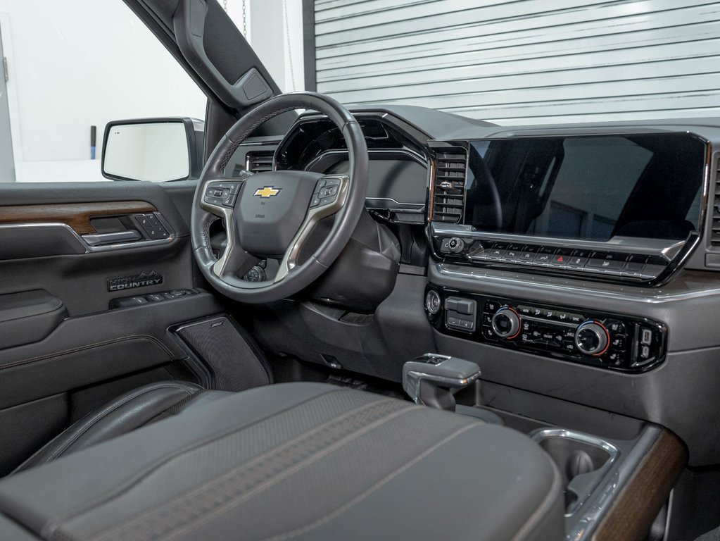 Chevrolet Silverado 1500  2023 à St-Jérôme, Québec - 32 - w1024h768px