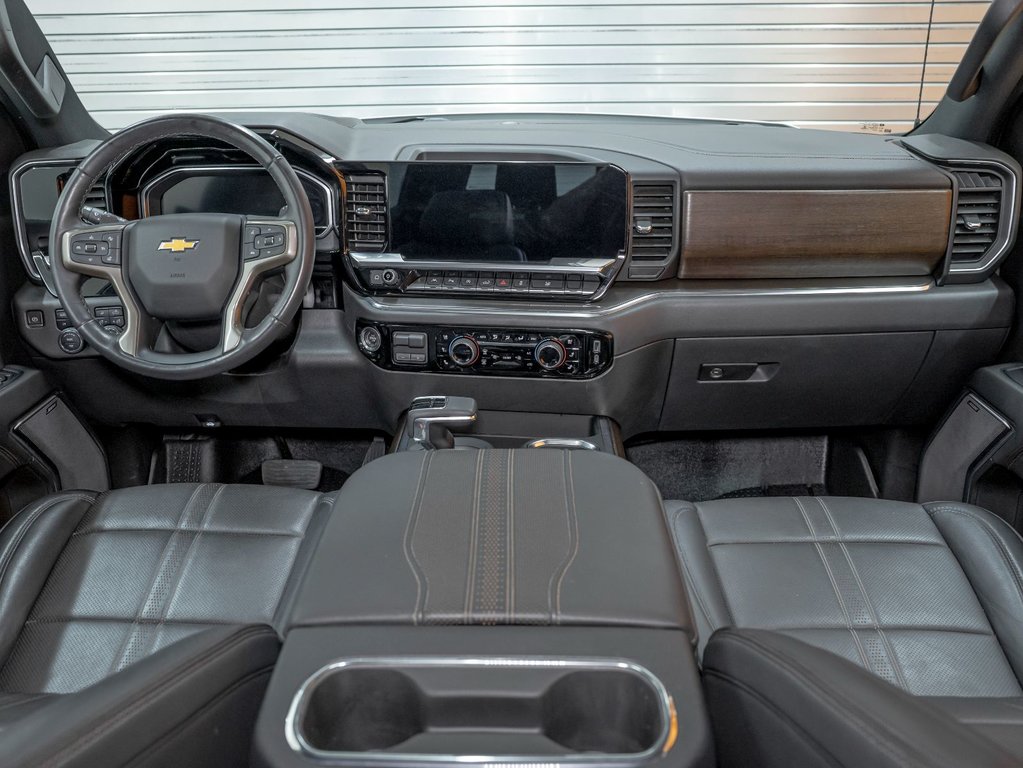 Chevrolet Silverado 1500  2023 à St-Jérôme, Québec - 12 - w1024h768px