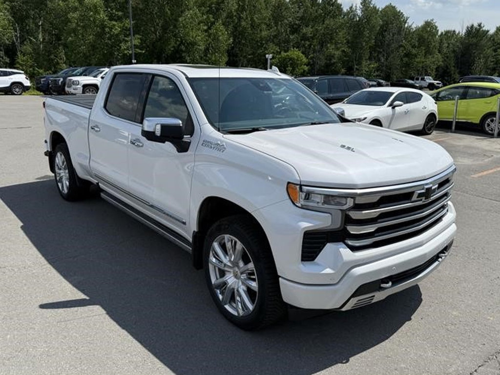 Chevrolet Silverado 1500  2023 à St-Jérôme, Québec - 1 - w1024h768px