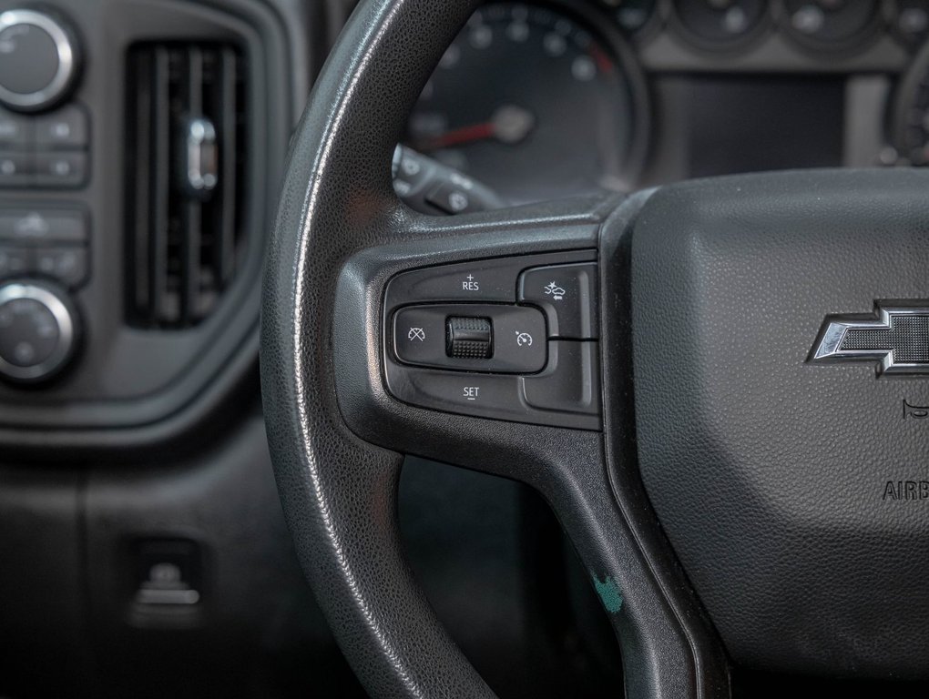2023 Chevrolet Silverado 1500 in St-Jérôme, Quebec - 14 - w1024h768px
