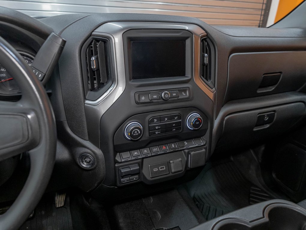 2023 Chevrolet Silverado 1500 in St-Jérôme, Quebec - 17 - w1024h768px