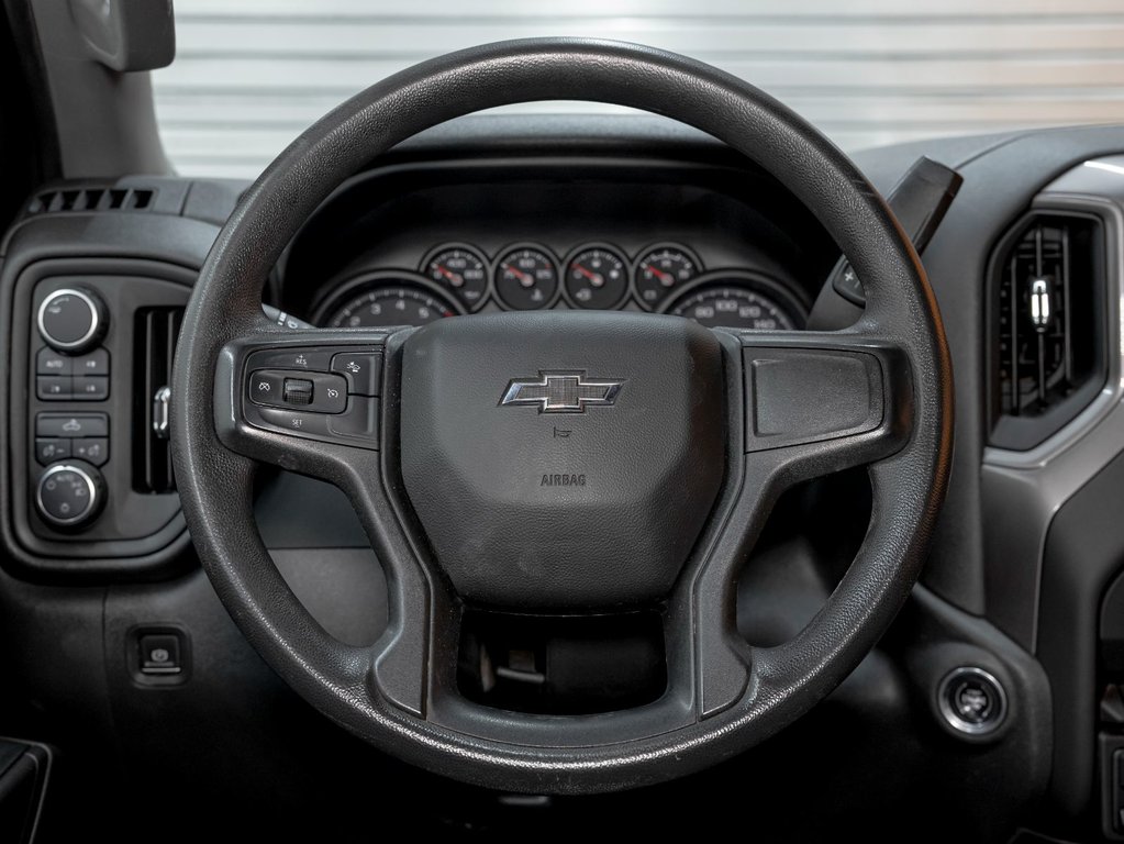 2023 Chevrolet Silverado 1500 in St-Jérôme, Quebec - 12 - w1024h768px