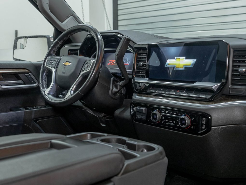 Chevrolet Silverado 1500  2023 à St-Jérôme, Québec - 32 - w1024h768px