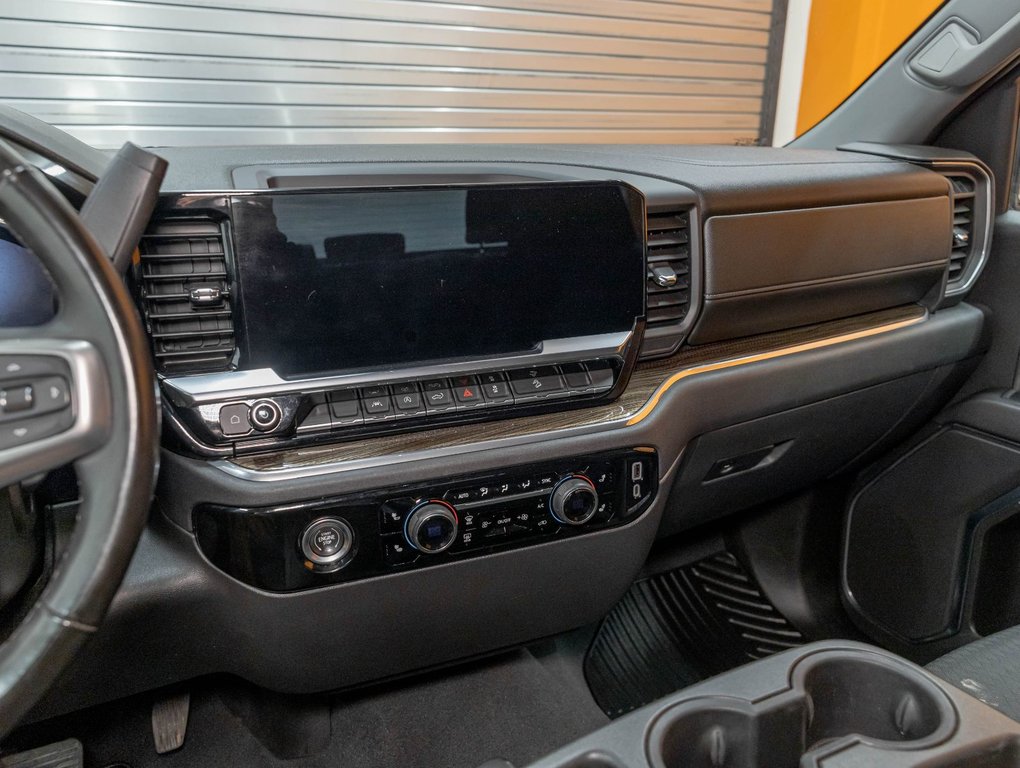 2023 Chevrolet Silverado 1500 in St-Jérôme, Quebec - 20 - w1024h768px