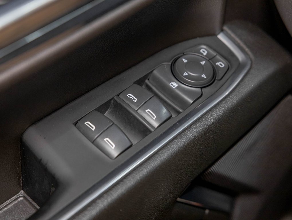 2023 Chevrolet Silverado 1500 in St-Jérôme, Quebec - 28 - w1024h768px