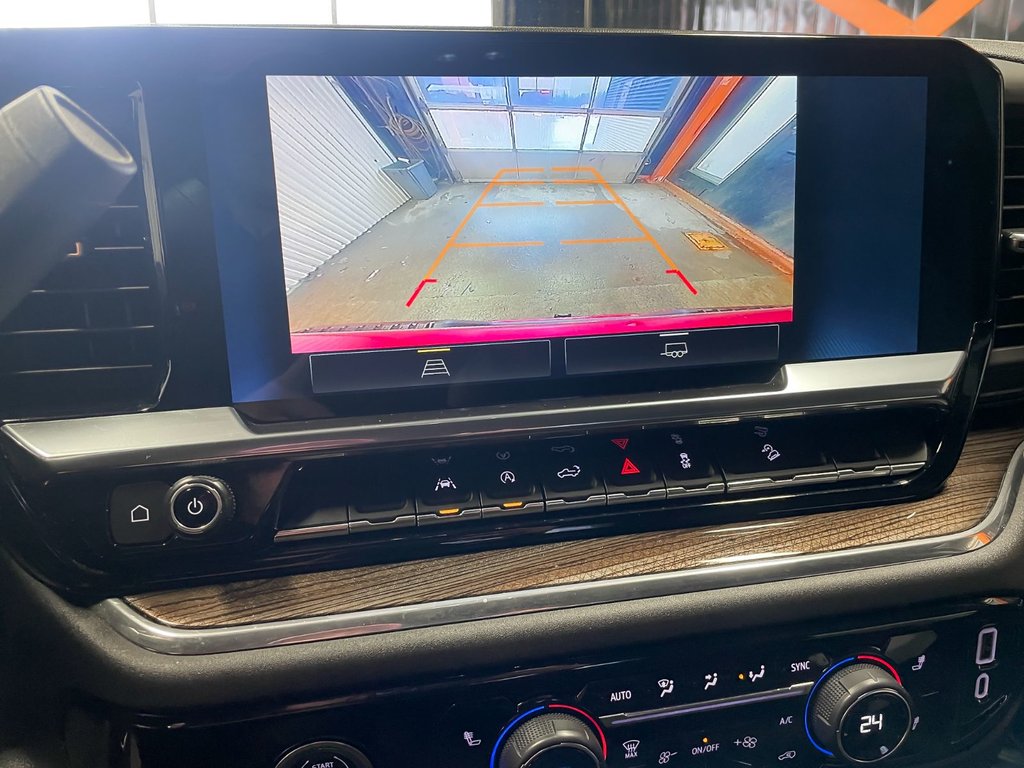 Chevrolet Silverado 1500  2023 à St-Jérôme, Québec - 16 - w1024h768px