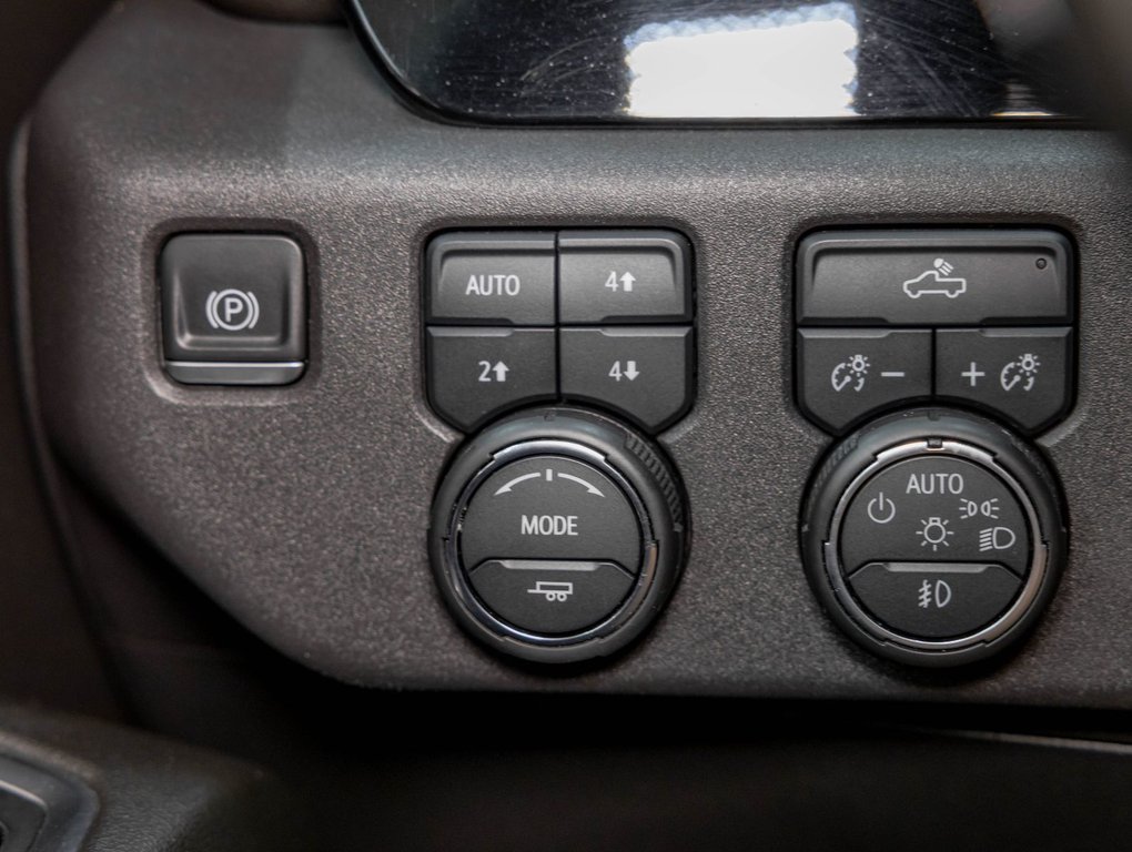 2023 Chevrolet Silverado 1500 in St-Jérôme, Quebec - 26 - w1024h768px