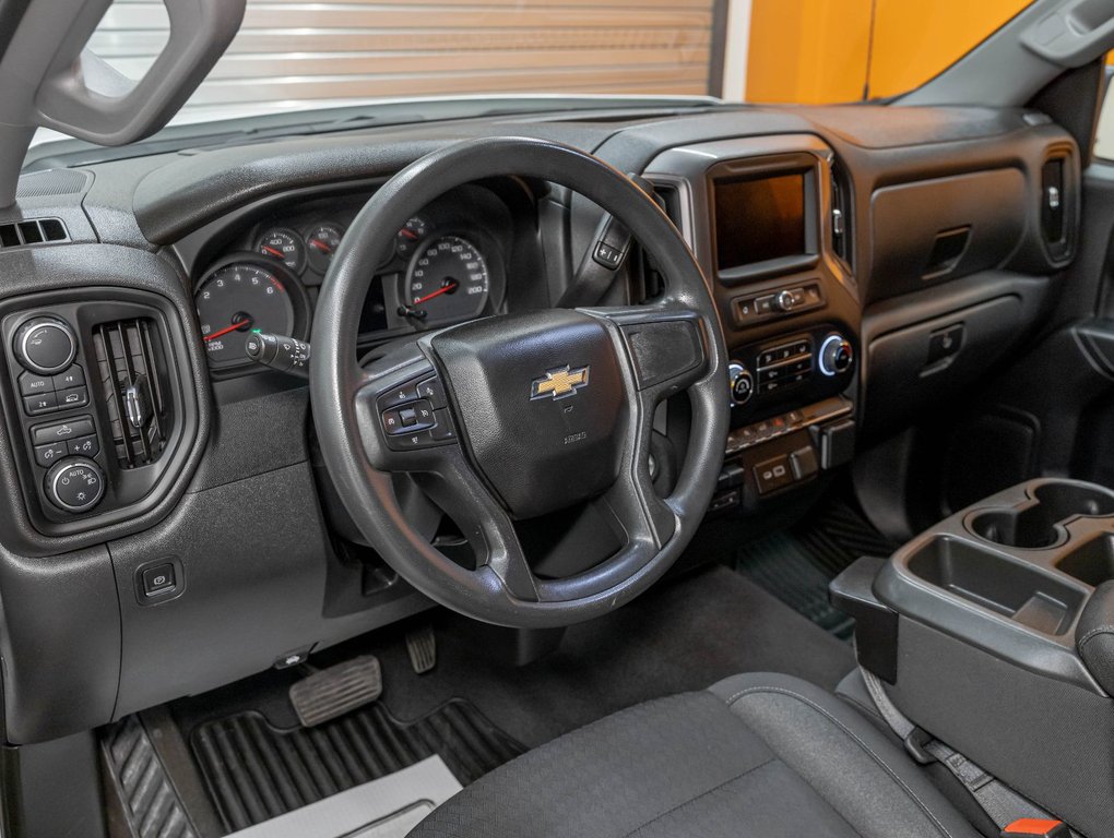 2023 Chevrolet Silverado 1500 in St-Jérôme, Quebec - 2 - w1024h768px