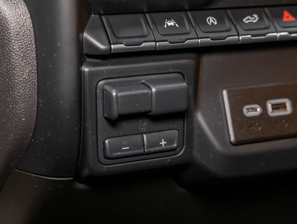 2023 Chevrolet Silverado 1500 in St-Jérôme, Quebec - 22 - w1024h768px