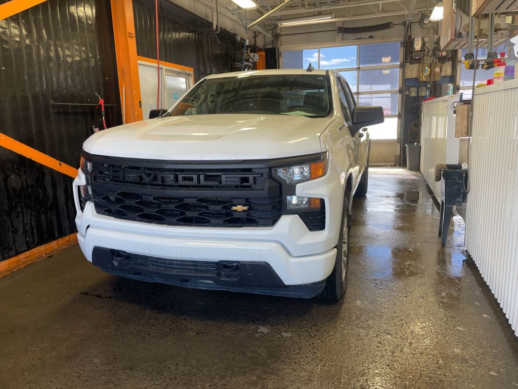 2023 Chevrolet Silverado 1500 in St-Jérôme, Quebec - 1 - w1024h768px