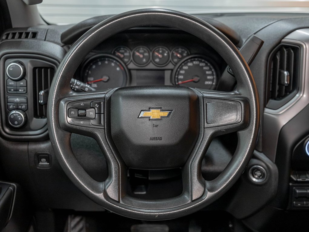 2023 Chevrolet Silverado 1500 in St-Jérôme, Quebec - 12 - w1024h768px