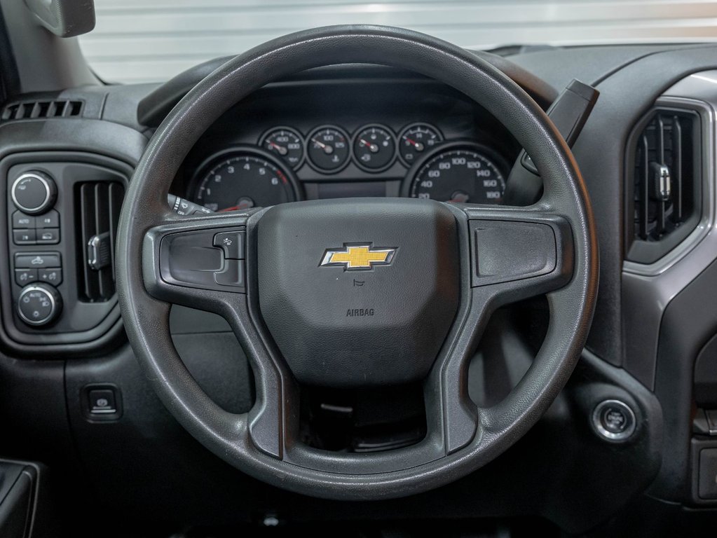 Chevrolet Silverado 1500  2023 à St-Jérôme, Québec - 12 - w1024h768px