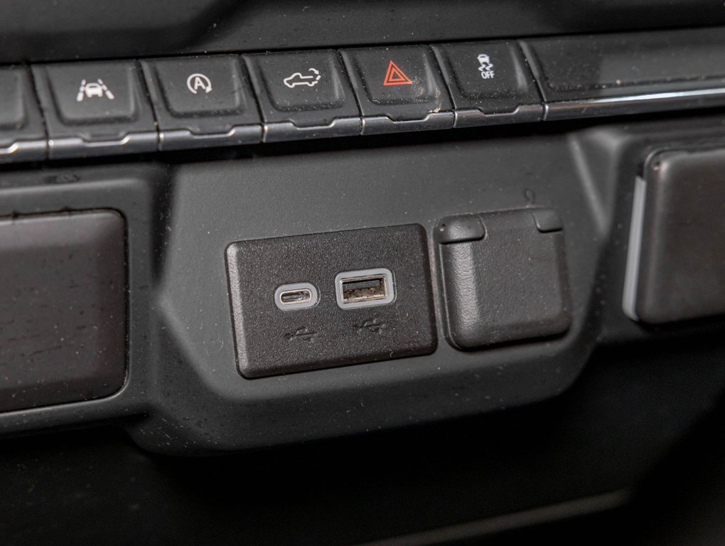 2024 Chevrolet Silverado 1500 in St-Jérôme, Quebec - 24 - w1024h768px