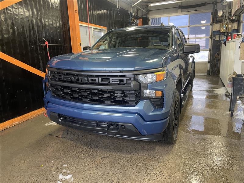 Chevrolet Silverado 1500  2024 à St-Jérôme, Québec - 1 - w1024h768px