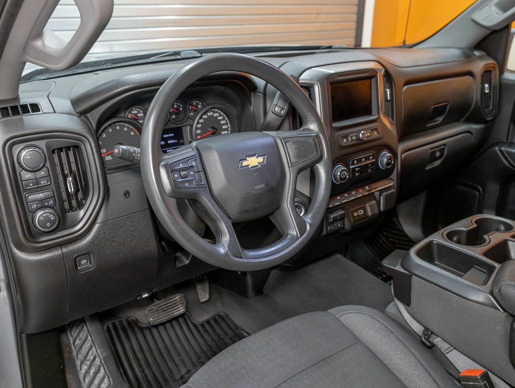 Chevrolet Silverado 1500  2024 à St-Jérôme, Québec - 2 - w1024h768px