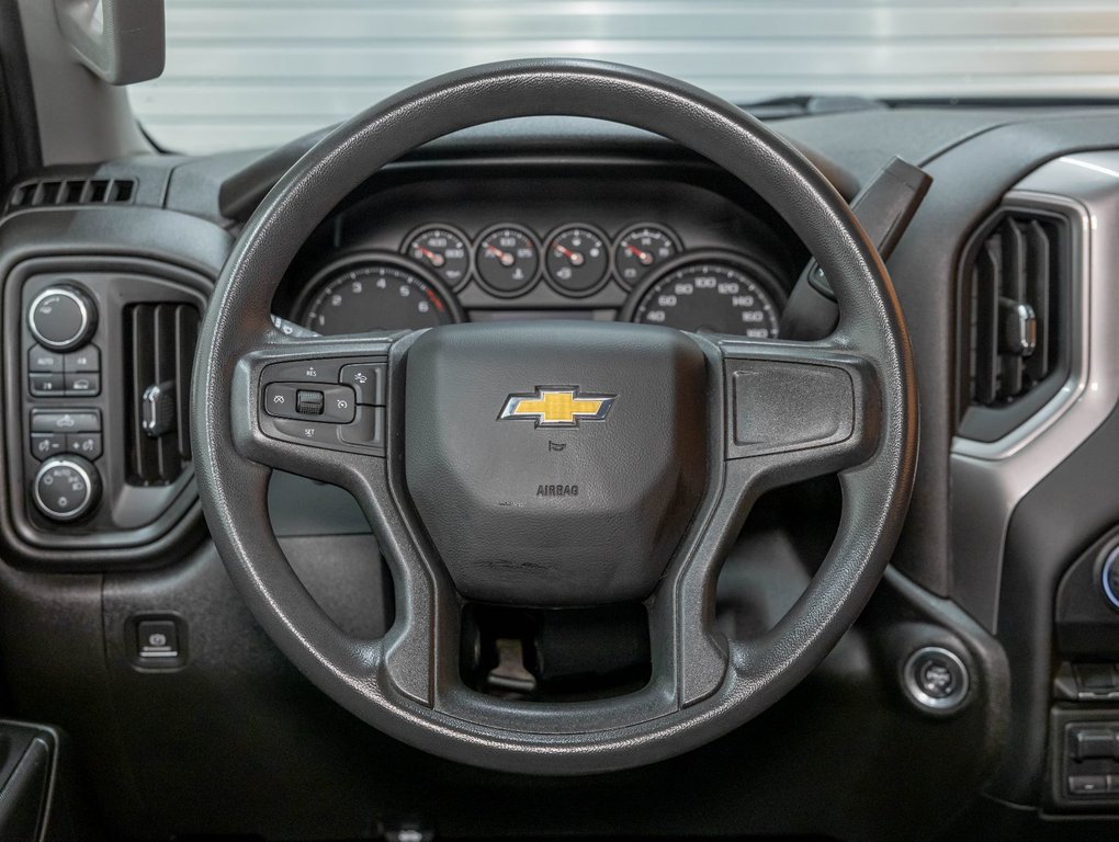 Chevrolet Silverado 1500  2024 à St-Jérôme, Québec - 12 - w1024h768px