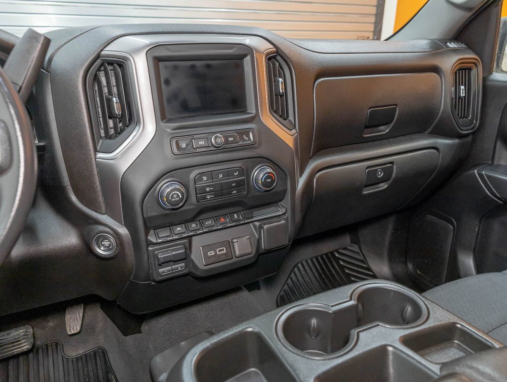 Chevrolet Silverado 1500  2024 à St-Jérôme, Québec - 17 - w1024h768px