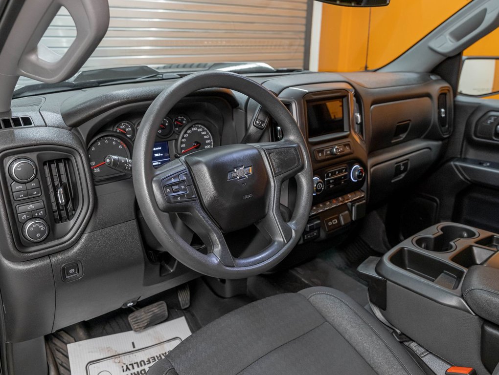 2024 Chevrolet Silverado 1500 in St-Jérôme, Quebec - 2 - w1024h768px