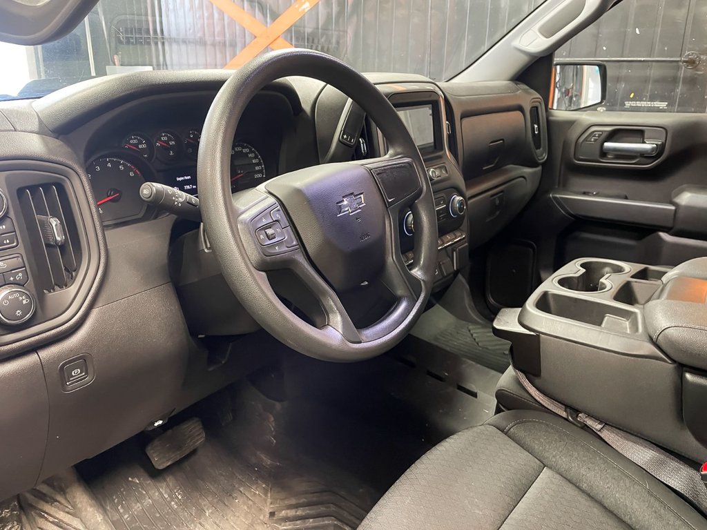 2024 Chevrolet Silverado 1500 in St-Jérôme, Quebec - 3 - w1024h768px