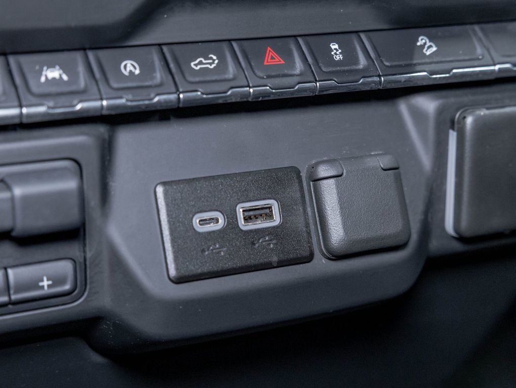 2024 Chevrolet Silverado 1500 in St-Jérôme, Quebec - 28 - w1024h768px