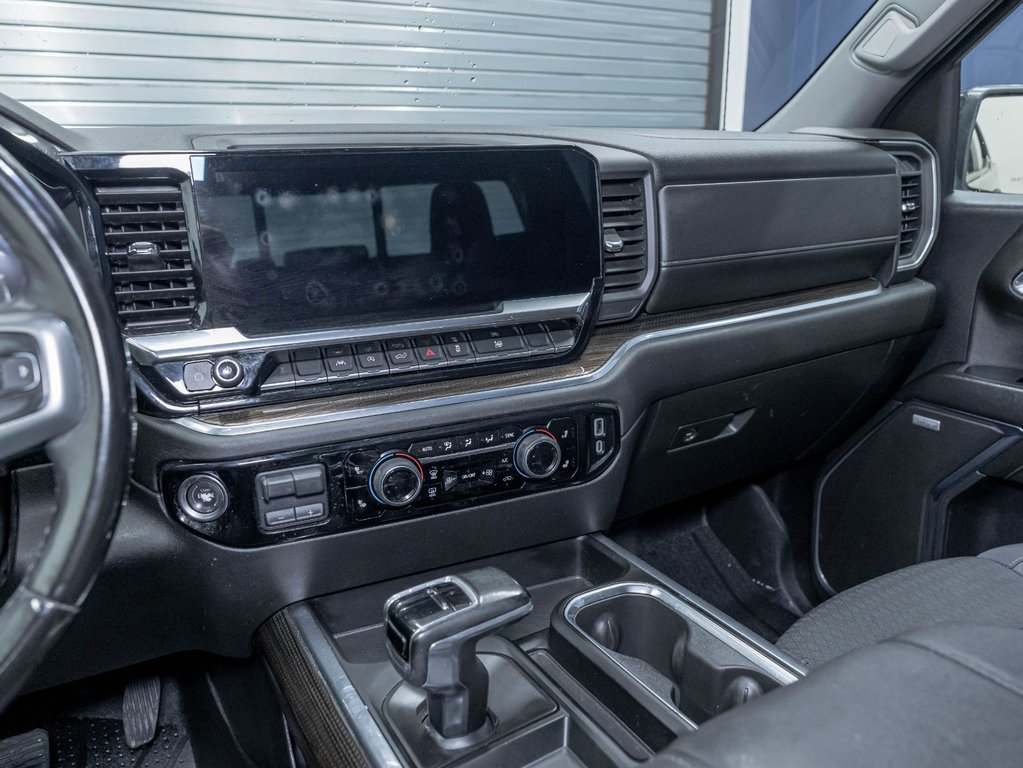 2024 Chevrolet Silverado 1500 in St-Jérôme, Quebec - 15 - w1024h768px