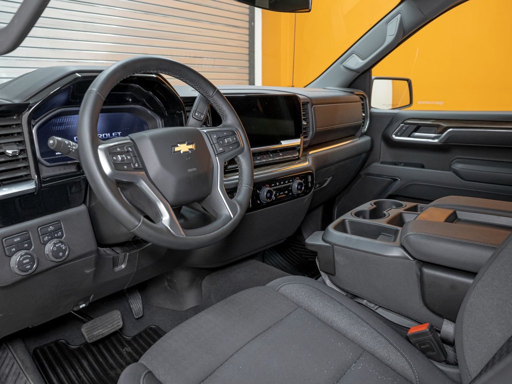 Chevrolet Silverado 1500  2025 à St-Jérôme, Québec - 2 - w1024h768px