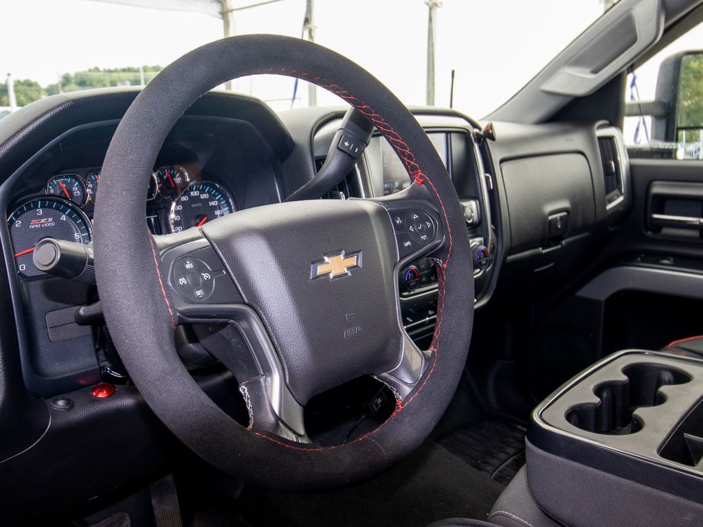 Chevrolet Silverado 2500HD  2017 à St-Jérôme, Québec - 3 - w1024h768px