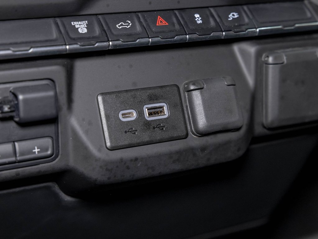 Chevrolet Silverado 2500HD  2023 à St-Jérôme, Québec - 21 - w1024h768px