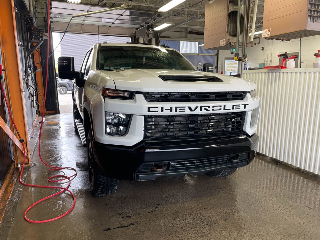 Chevrolet Silverado 2500HD  2023 à St-Jérôme, Québec - 9 - w1024h768px