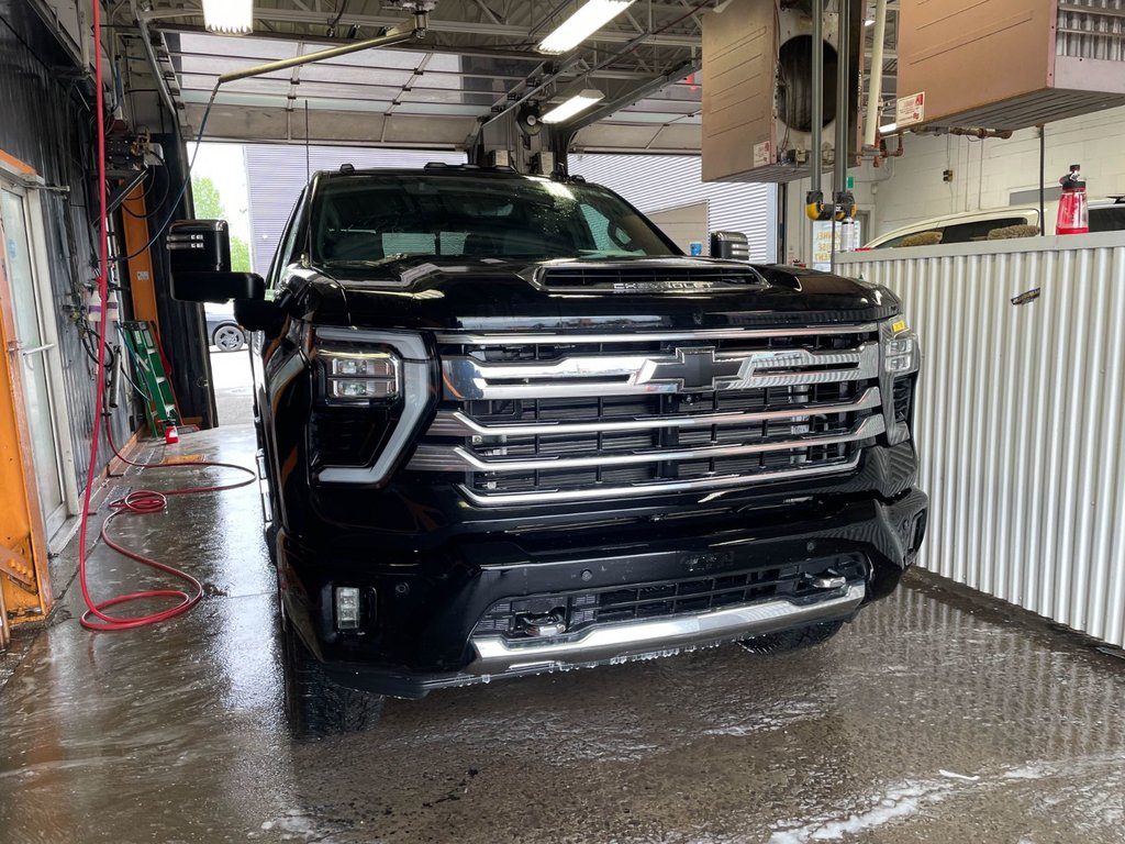 Chevrolet Silverado 2500HD  2024 à St-Jérôme, Québec - 12 - w1024h768px