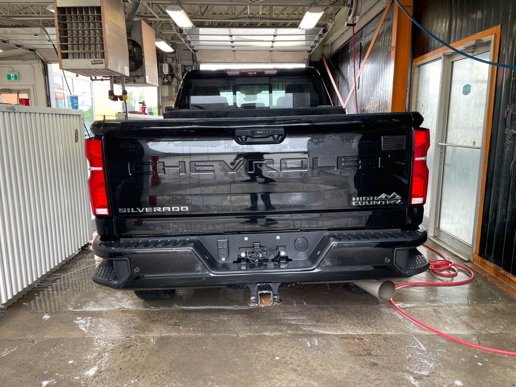 Chevrolet Silverado 2500HD  2024 à St-Jérôme, Québec - 9 - w1024h768px