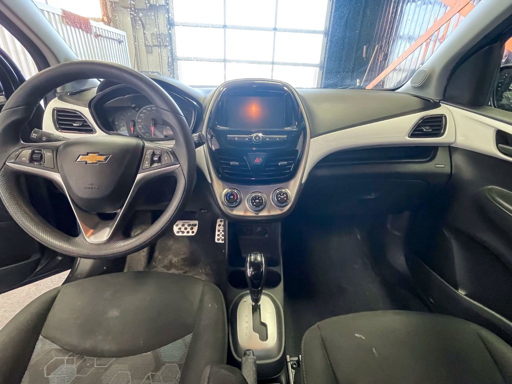 Chevrolet Spark  2017 à St-Jérôme, Québec - 10 - w1024h768px