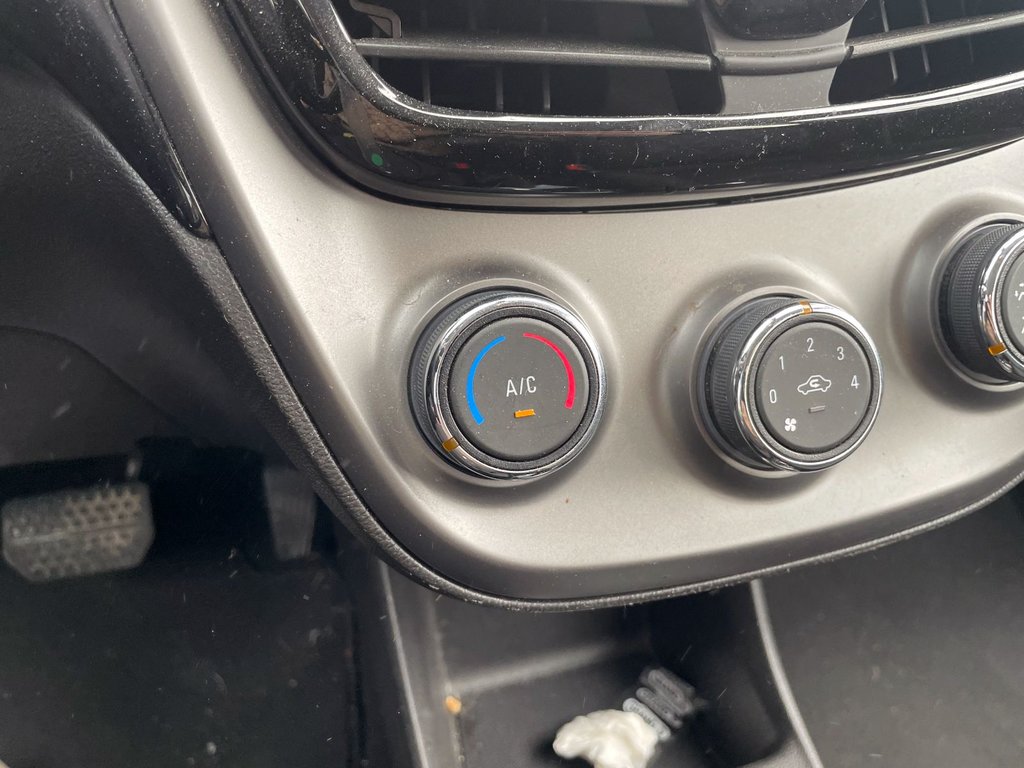 2019 Chevrolet Spark in St-Jérôme, Quebec - 13 - w1024h768px