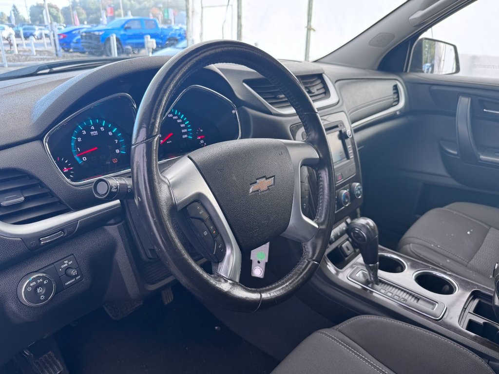 Chevrolet Traverse  2016 à St-Jérôme, Québec - 4 - w1024h768px