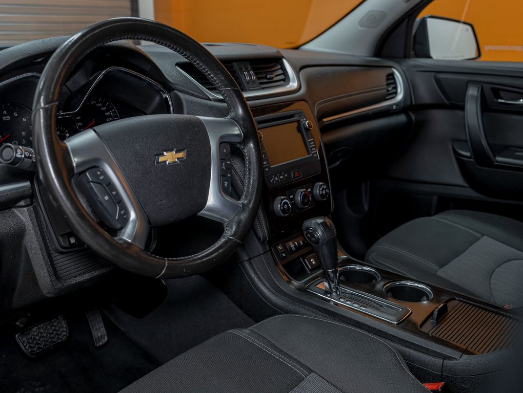 Chevrolet Traverse  2016 à St-Jérôme, Québec - 2 - w1024h768px