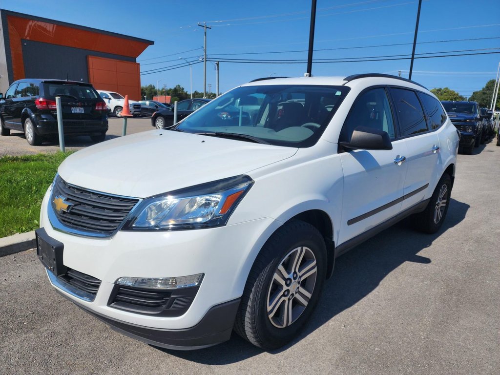 2017 Chevrolet Traverse in St-Jérôme, Quebec - 1 - w1024h768px