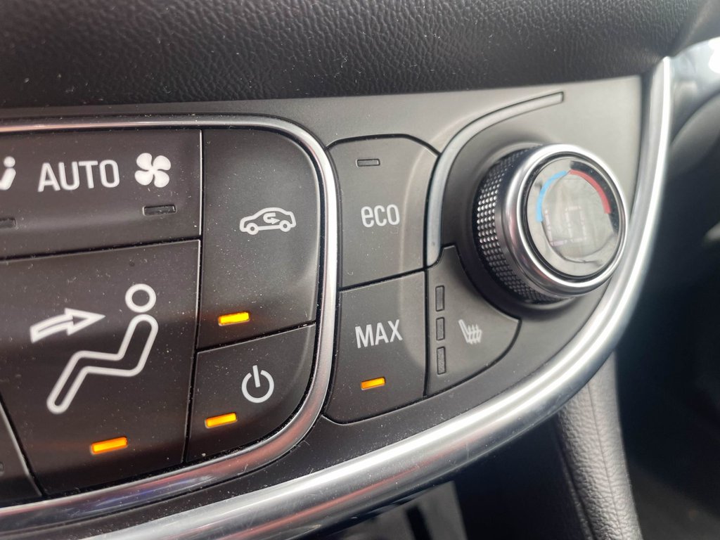 2018 Chevrolet Volt in St-Jérôme, Quebec - 18 - w1024h768px