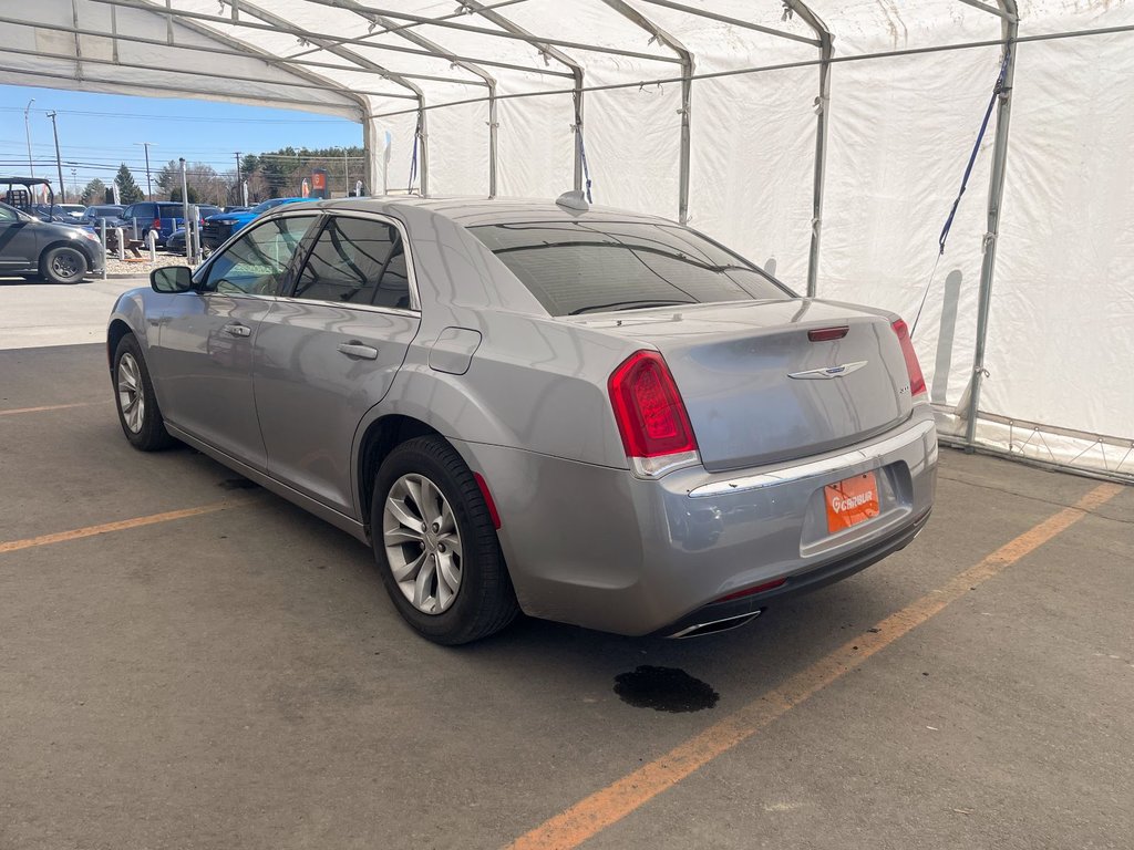 Chrysler 300  2018 à St-Jérôme, Québec - 8 - w1024h768px