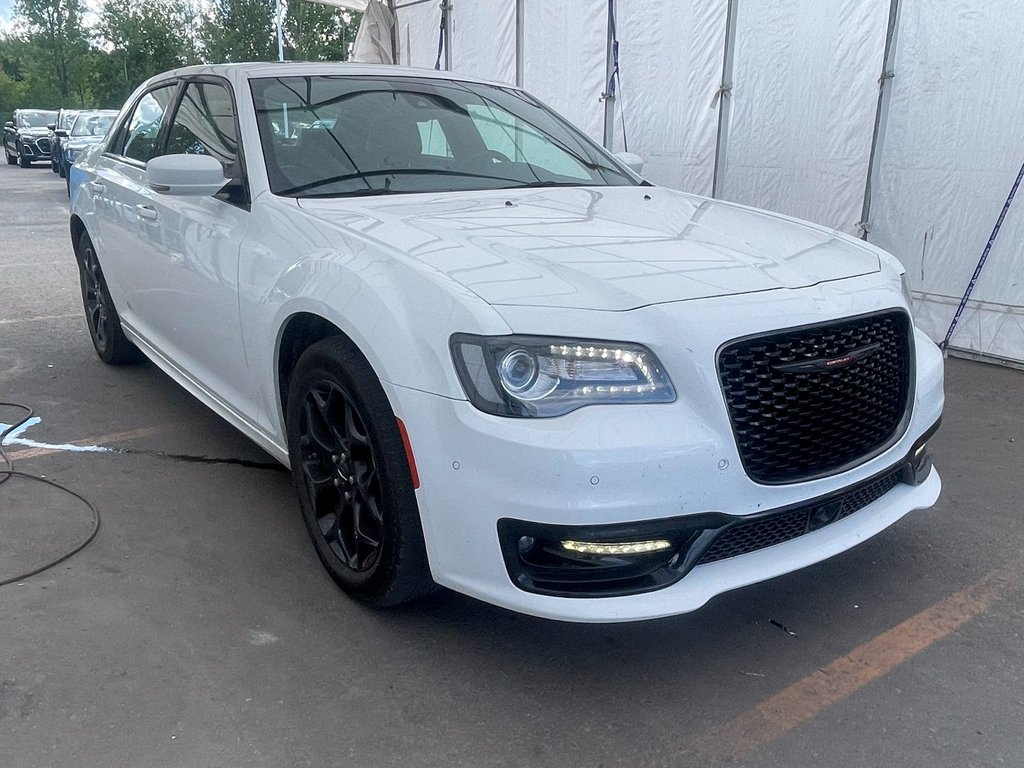Chrysler 300  2023 à St-Jérôme, Québec - 10 - w1024h768px