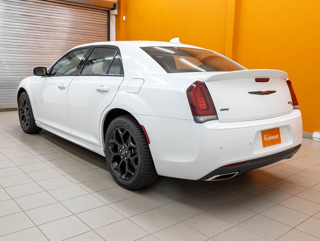 2023 Chrysler 300 in St-Jérôme, Quebec - 6 - w1024h768px