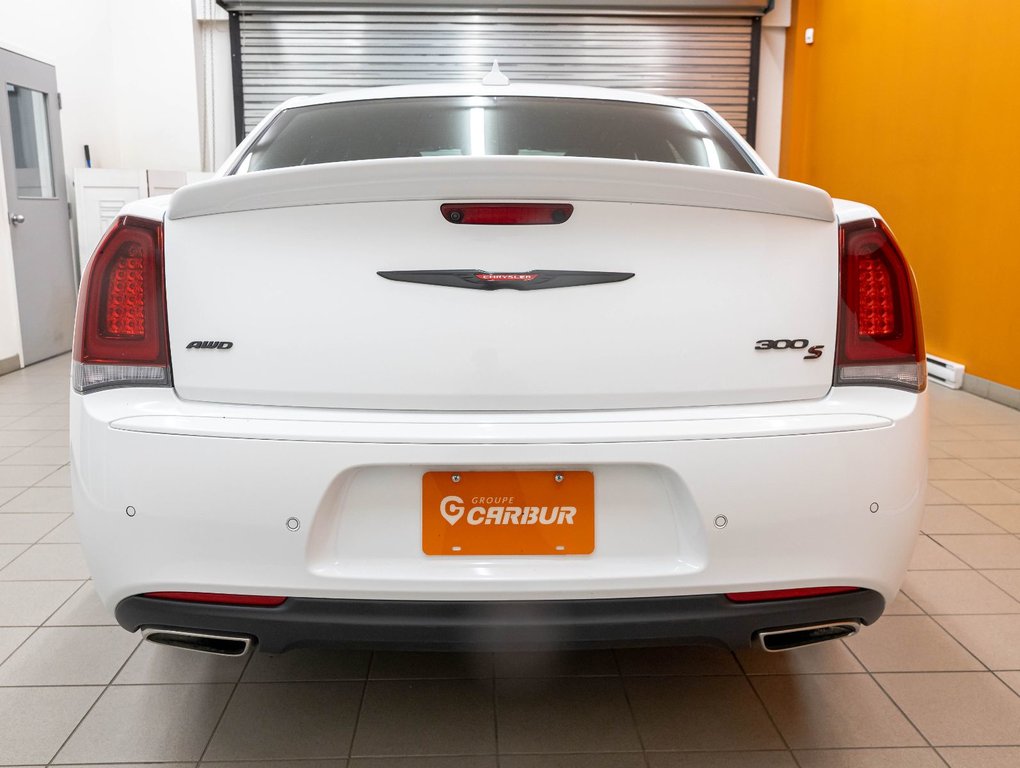 2023 Chrysler 300 in St-Jérôme, Quebec - 8 - w1024h768px