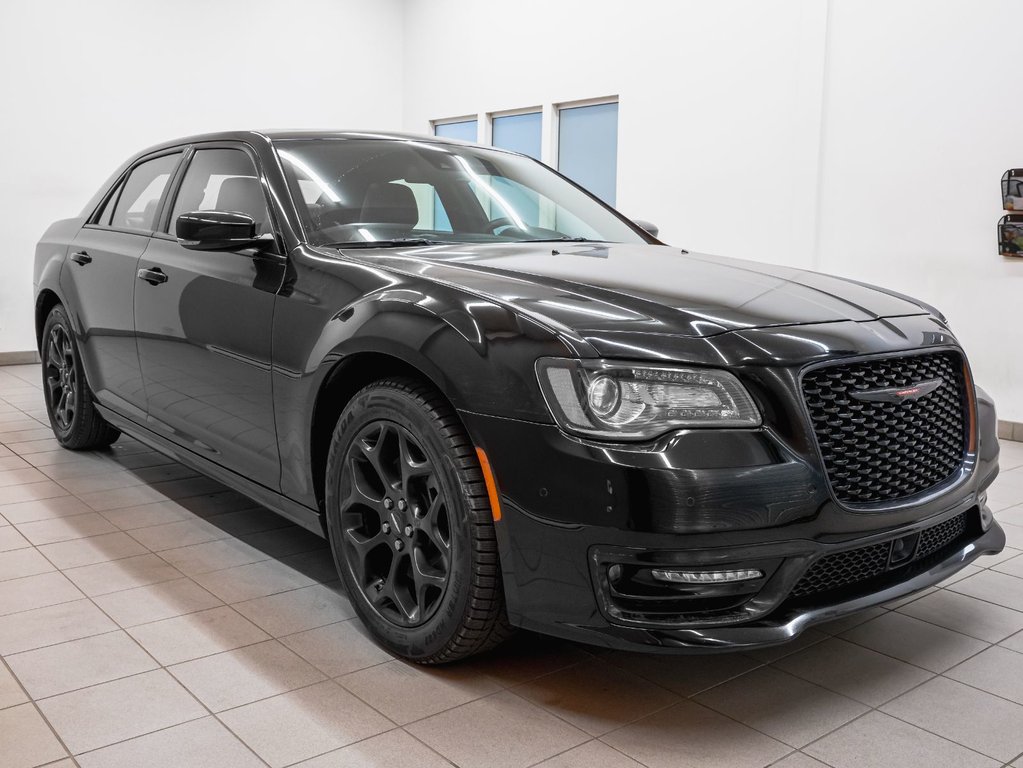 2023 Chrysler 300 in St-Jérôme, Quebec - 10 - w1024h768px