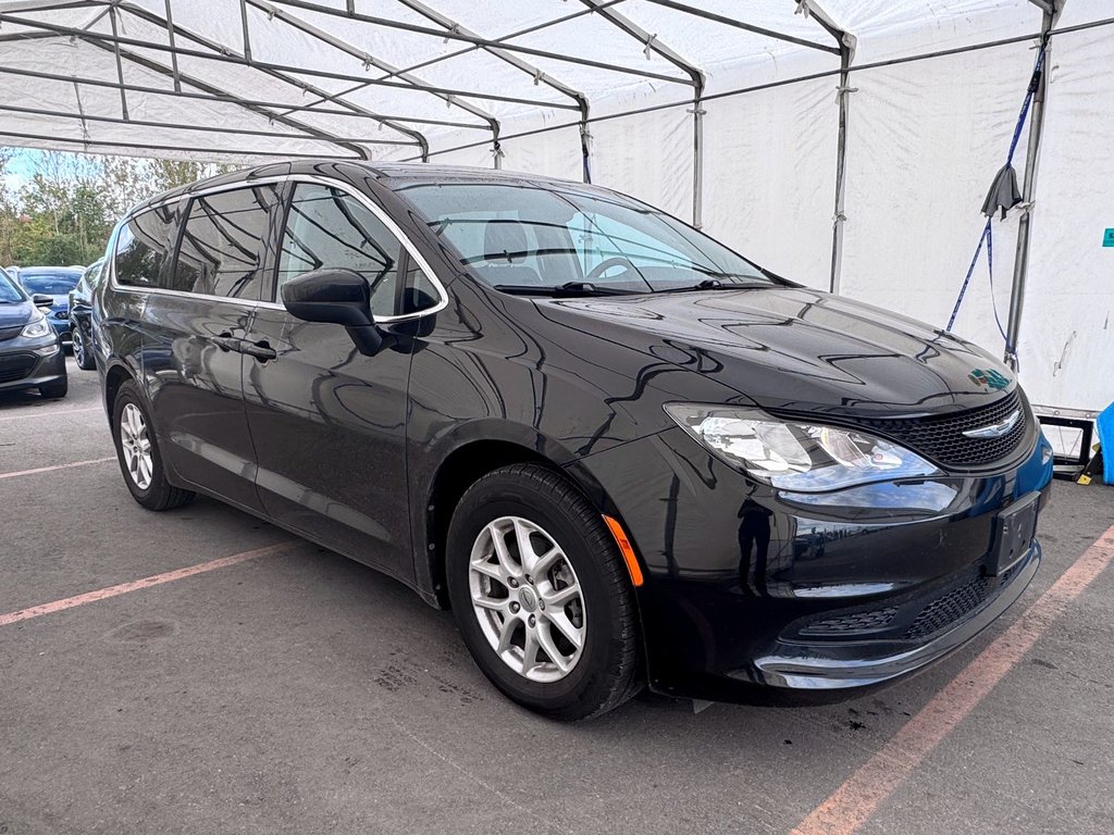 Chrysler Grand Caravan  2022 à St-Jérôme, Québec - 9 - w1024h768px