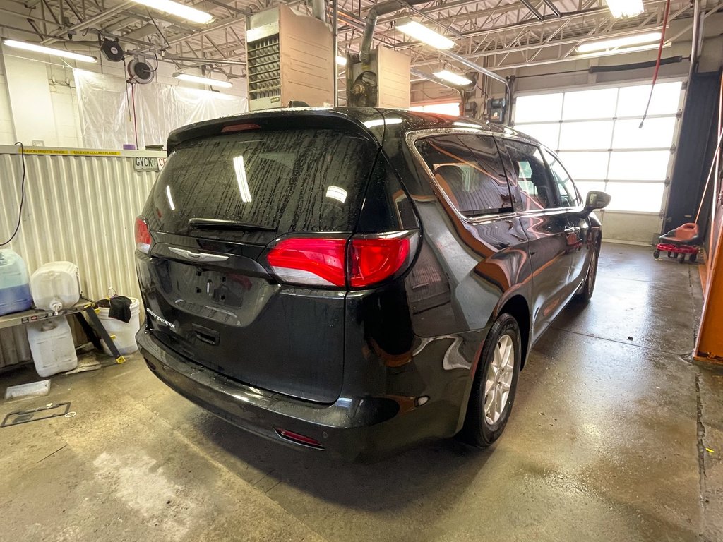 2022 Chrysler Grand Caravan in St-Jérôme, Quebec - 9 - w1024h768px