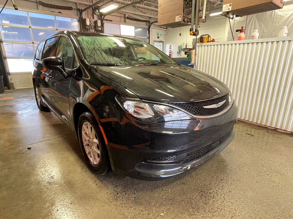 2022 Chrysler Grand Caravan in St-Jérôme, Quebec - 10 - w1024h768px