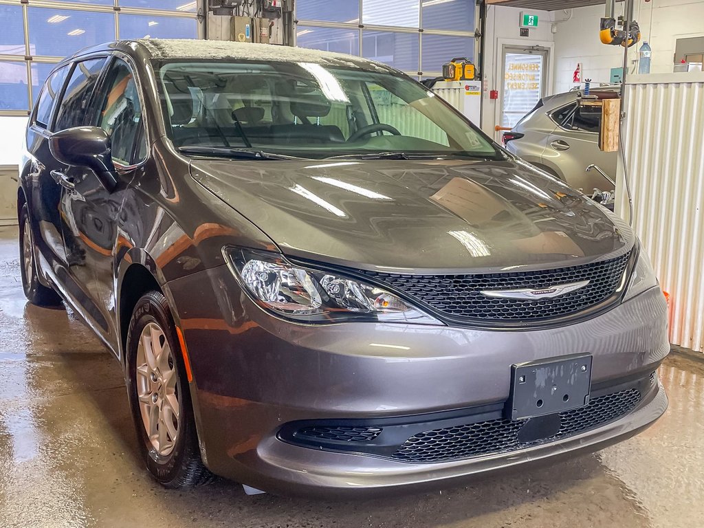 Chrysler Grand Caravan  2023 à St-Jérôme, Québec - 9 - w1024h768px