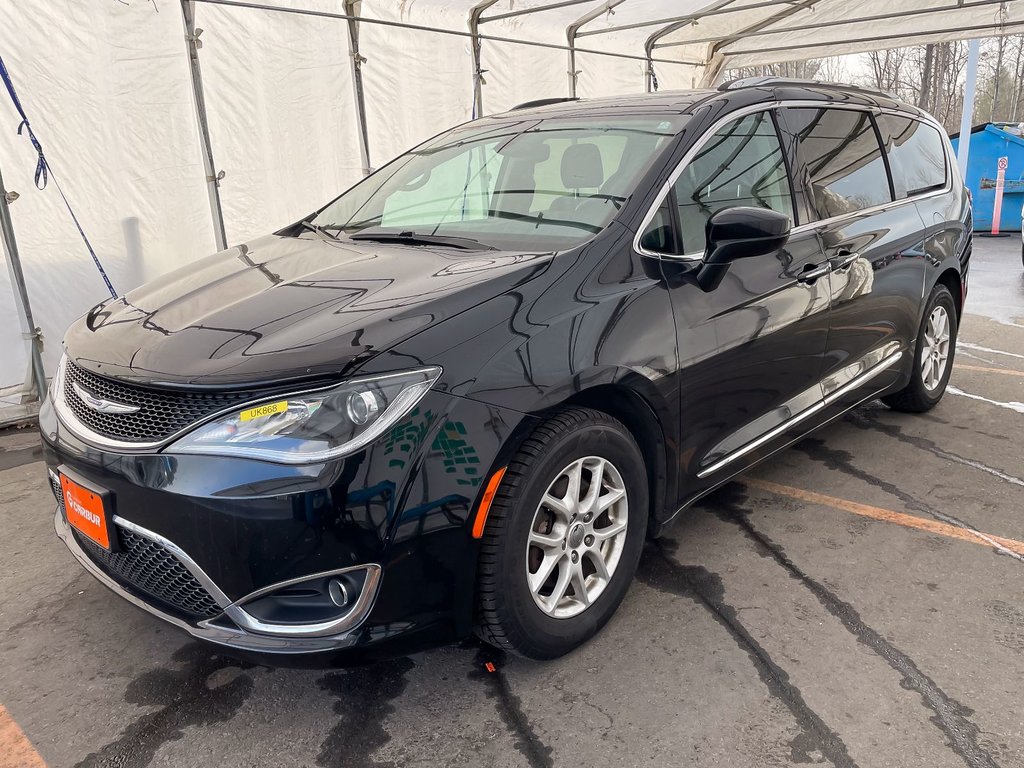 Chrysler Pacifica  2020 à St-Jérôme, Québec - 1 - w1024h768px