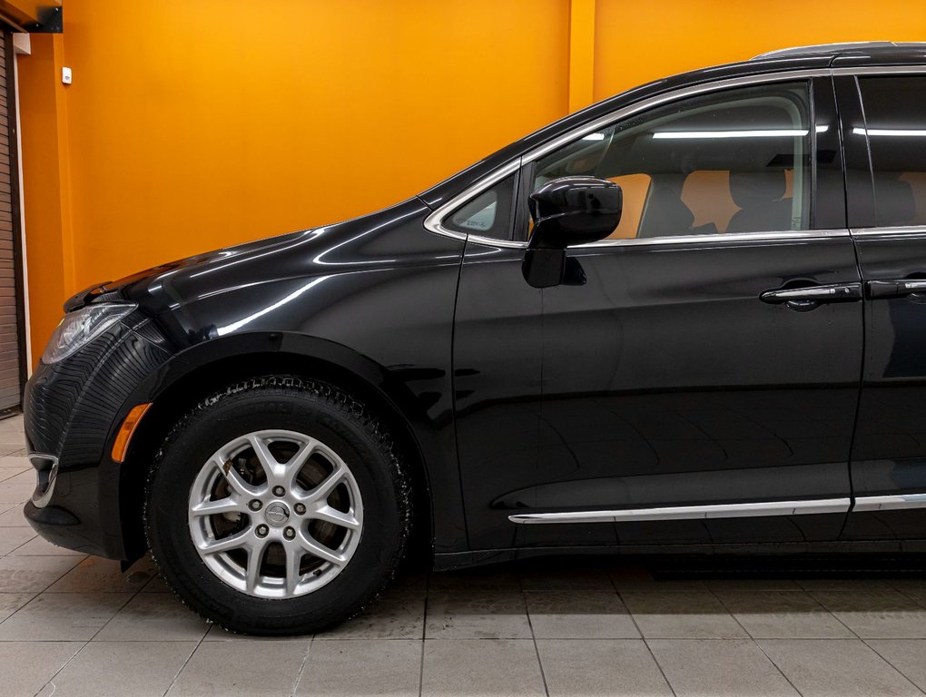 2020 Chrysler Pacifica in St-Jérôme, Quebec - 36 - w1024h768px